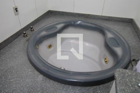 Casa à venda com 500m², 7 quartos e 5 vagasBanheiro da Suíte Master