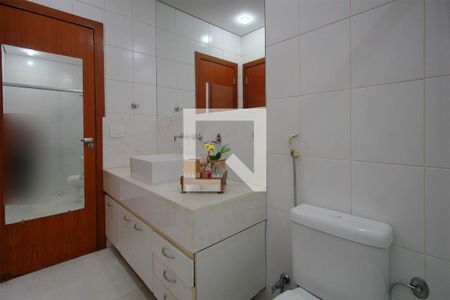 Casa à venda com 500m², 7 quartos e 5 vagasBanheiro da Suíte 2