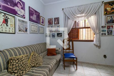 Casa à venda com 410m², 4 quartos e 6 vagas Casa à venda com 410m², 4 quartos e 6 vagasEscritório