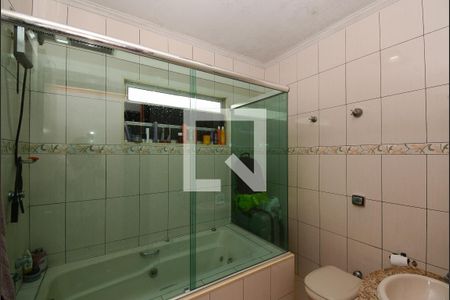 Casa à venda com 189m², 4 quartos e 2 vagas Casa à venda com 189m², 4 quartos e 2 vagasBanheiro da Suíte