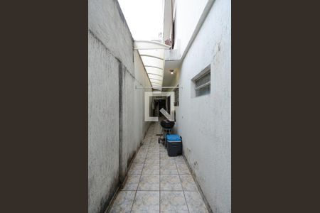 Casa à venda com 189m², 4 quartos e 2 vagas Casa à venda com 189m², 4 quartos e 2 vagasquintal - lateral