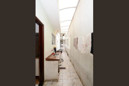 Casa à venda com 189m², 4 quartos e 2 vagas Casa à venda com 189m², 4 quartos e 2 vagasquintal - lateral