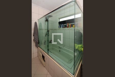 Casa à venda com 189m², 4 quartos e 2 vagas Casa à venda com 189m², 4 quartos e 2 vagasBanheiro da Suíte