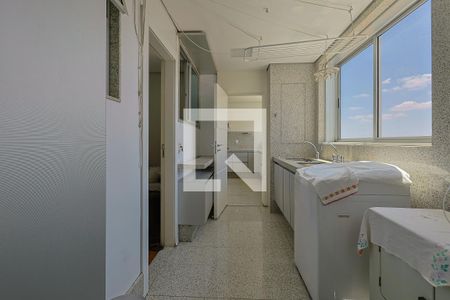 Apartamento à venda com 315m², 3 quartos e 4 vagas Apartamento à venda com 315m², 3 quartos e 4 vagasÁrea de Serviço