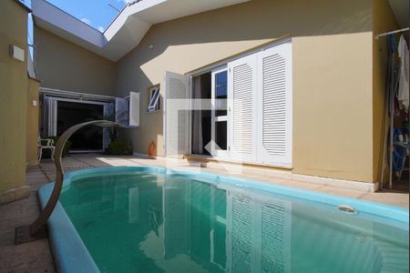Casa à venda com 400m², 6 quartos e 4 vagasQuintal fundos - Piscina