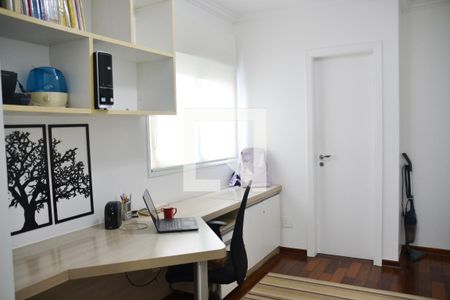 Apartamento à venda com 221m², 4 quartos e 4 vagas Apartamento à venda com 221m², 4 quartos e 4 vagasQuarto 3