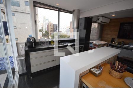 Apartamento à venda com 230m², 4 quartos e 3 vagas