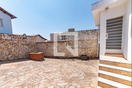 Casa à venda com 238m², 3 quartos e 3 vagas Casa à venda com 238m², 3 quartos e 3 vagasQuintal