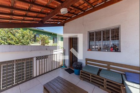 Casa à venda com 238m², 3 quartos e 3 vagas Casa à venda com 238m², 3 quartos e 3 vagasVaranda