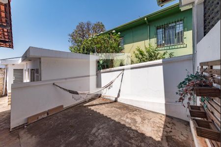 Casa à venda com 238m², 3 quartos e 3 vagas Casa à venda com 238m², 3 quartos e 3 vagasQuintal