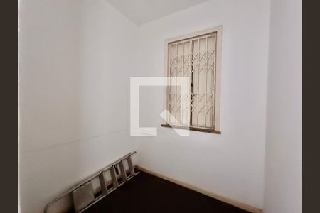 Apartamento à venda com 105m², 3 quartos e sem vaga Apartamento à venda com 105m², 3 quartos e sem vagaQuarto serviço