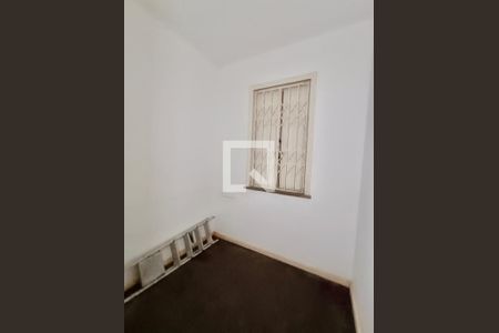 Apartamento à venda com 105m², 3 quartos e sem vaga Apartamento à venda com 105m², 3 quartos e sem vagaQuarto serviço