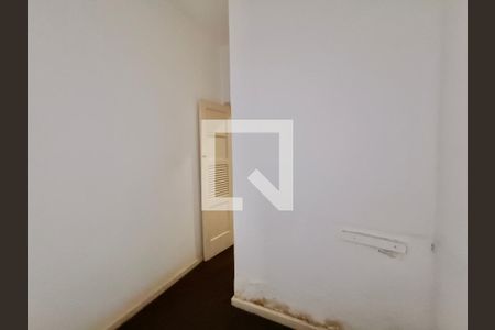 Apartamento à venda com 105m², 3 quartos e sem vaga Apartamento à venda com 105m², 3 quartos e sem vagaQuarto serviço
