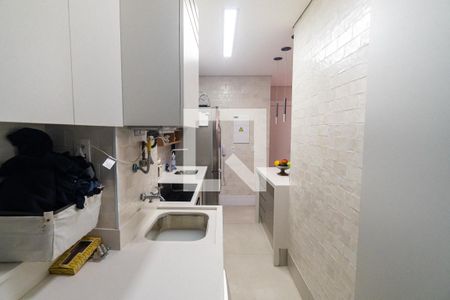 Apartamento à venda com 81m², 2 quartos e 1 vaga Apartamento à venda com 81m², 2 quartos e 1 vagaCozinha e Área de Serviço