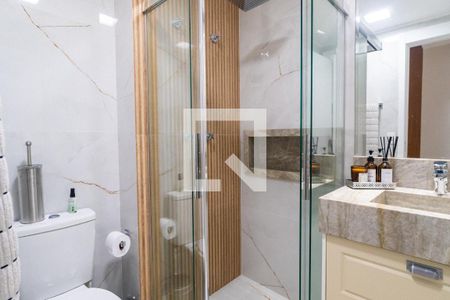 Apartamento à venda com 81m², 2 quartos e 1 vaga Apartamento à venda com 81m², 2 quartos e 1 vagaBanheiro Social