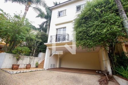 Casa para alugar com 230m², 3 quartos e 2 vagasFachada