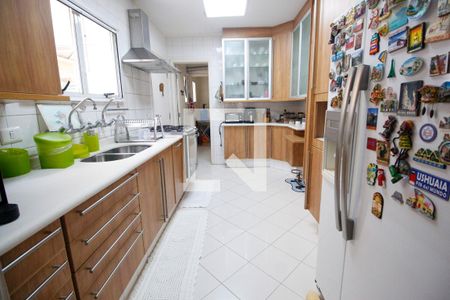 Casa para alugar com 230m², 3 quartos e 2 vagasCozinha