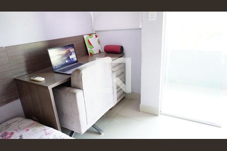 Casa de condomínio à venda com 240m², 3 quartos e 1 vagaSuite 2