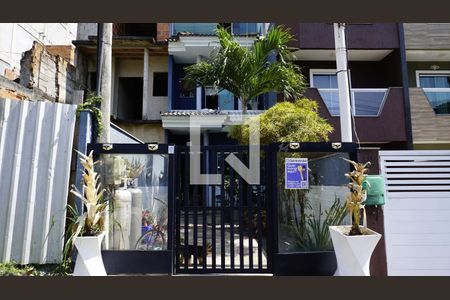 Casa de condomínio à venda com 240m², 3 quartos e 1 vagaFachada