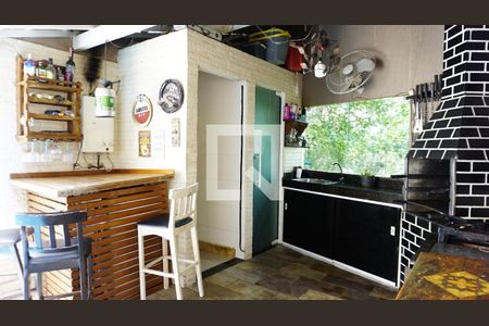 Casa de condomínio à venda com 240m², 3 quartos e 1 vagaPiscina - Area Gourmet - Churrasqueira