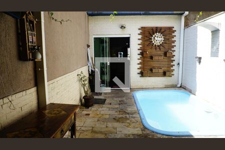 Casa de condomínio à venda com 240m², 3 quartos e 1 vagaPiscina - Area Gourmet - Churrasqueira