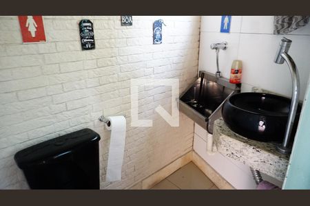 Casa de condomínio à venda com 240m², 3 quartos e 1 vagaBanheiro Churrasqueira