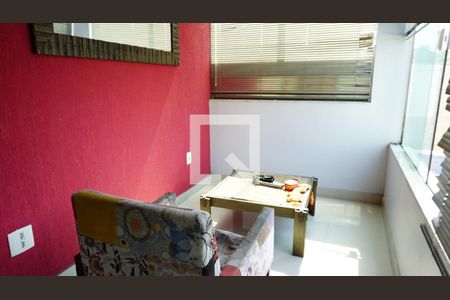 Casa de condomínio à venda com 240m², 3 quartos e 1 vagaArea de Leitura - Suite 3