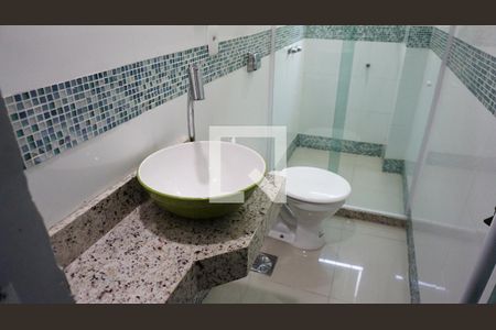 Casa de condomínio à venda com 240m², 3 quartos e 1 vagaBanheiro - Suite 1