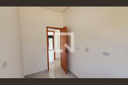 Casa de condomínio à venda com 235m², 4 quartos e 5 vagas Casa de condomínio à venda com 235m², 4 quartos e 5 vagasQuarto 2