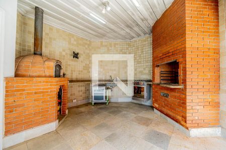 Casa de condomínio à venda com 667m², 4 quartos e 6 vagas Casa de condomínio à venda com 667m², 4 quartos e 6 vagasÁrea Gourmet