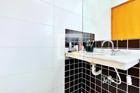 Casa para alugar com 148m², 3 quartos e 3 vagas Casa para alugar com 148m², 3 quartos e 3 vagasBanheiro da Suíte 1