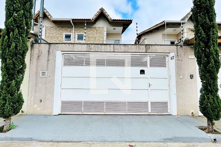Casa para alugar com 148m², 3 quartos e 3 vagas Casa para alugar com 148m², 3 quartos e 3 vagasFachada