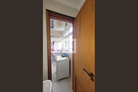 Apartamento à venda com 130m², 3 quartos e 1 vaga Apartamento à venda com 130m², 3 quartos e 1 vagaBanheiro de serviço