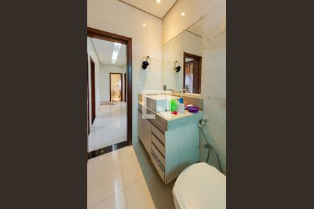 Casa à venda com 700m², 7 quartos e 4 vagasBanheiro 2