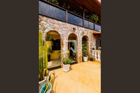 Casa à venda com 700m², 7 quartos e 4 vagasEntrada