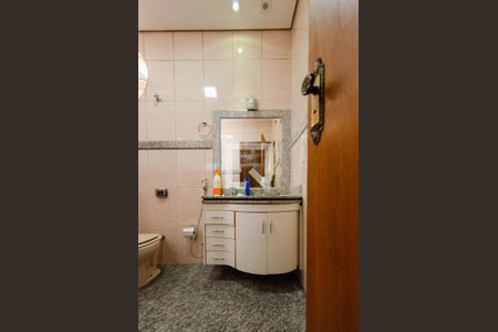 Casa à venda com 700m², 7 quartos e 4 vagasBanheiro suíte