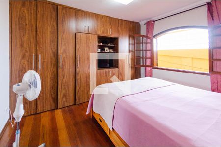 Casa à venda com 700m², 7 quartos e 4 vagasSuíte