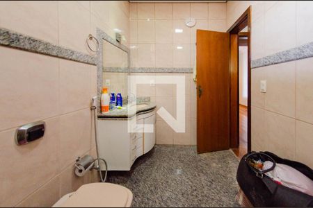 Casa à venda com 700m², 7 quartos e 4 vagasBanheiro suíte