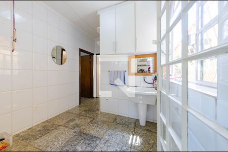 Casa à venda com 700m², 7 quartos e 4 vagasÁrea de serviço