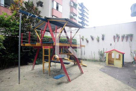 Apartamento à venda com 200m², 4 quartos e 3 vagasÁrea Comum - Playground