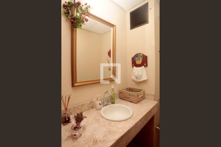 Apartamento à venda com 200m², 4 quartos e 3 vagasBanheiro 4 Lavabo