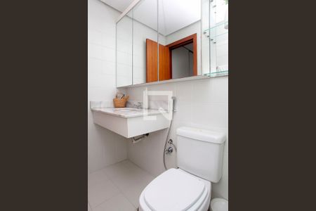 Apartamento à venda com 200m², 4 quartos e 3 vagasBanheiro Quarto 2 Suíte