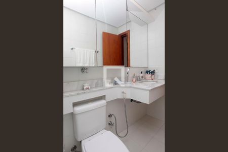 Apartamento à venda com 200m², 4 quartos e 3 vagasBanheiro 3
