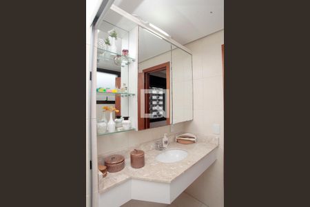 Apartamento à venda com 200m², 4 quartos e 3 vagasBanheiro Quarto 1 Suíte