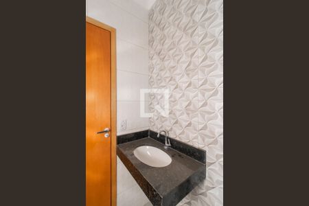 Casa à venda com 120m², 3 quartos e 2 vagasBanheiro