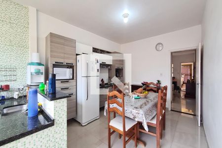 Casa à venda com 150m², 3 quartos e 2 vagasCozinha