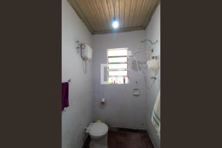 Casa à venda com 110m², 3 quartos e sem vaga Casa à venda com 110m², 3 quartos e sem vagaBanheiro