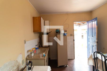 Casa à venda com 110m², 3 quartos e sem vaga Casa à venda com 110m², 3 quartos e sem vagaCozinha da Edícula