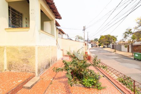 Casa à venda com 110m², 3 quartos e sem vaga Casa à venda com 110m², 3 quartos e sem vagaVaranda