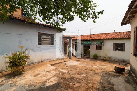 Casa à venda com 110m², 3 quartos e sem vaga Casa à venda com 110m², 3 quartos e sem vagaQuintal